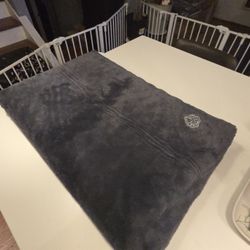 New- Pet Cozy bed 24x15 