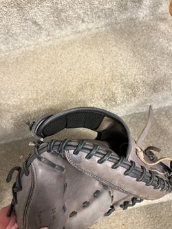 Catchers glove- 44 Brand-34 inch Thumbnail