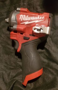 Milwaukee M12 FUEL Stubby 1/2 Inch Impact
