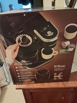 Keurig K-duo 12 Cup Carrafe And Pod Coffee Maker