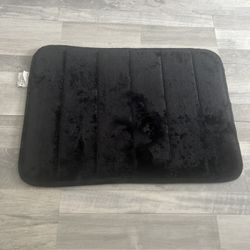Black Bath Mats