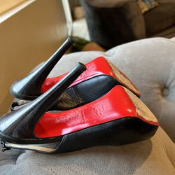 Christian Louboutin Red Bottom Size 35 (5) Black Sling Back Heel 