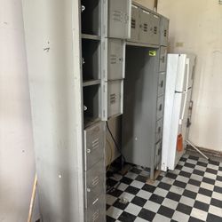Wall Lockers Or Storage Lockers 