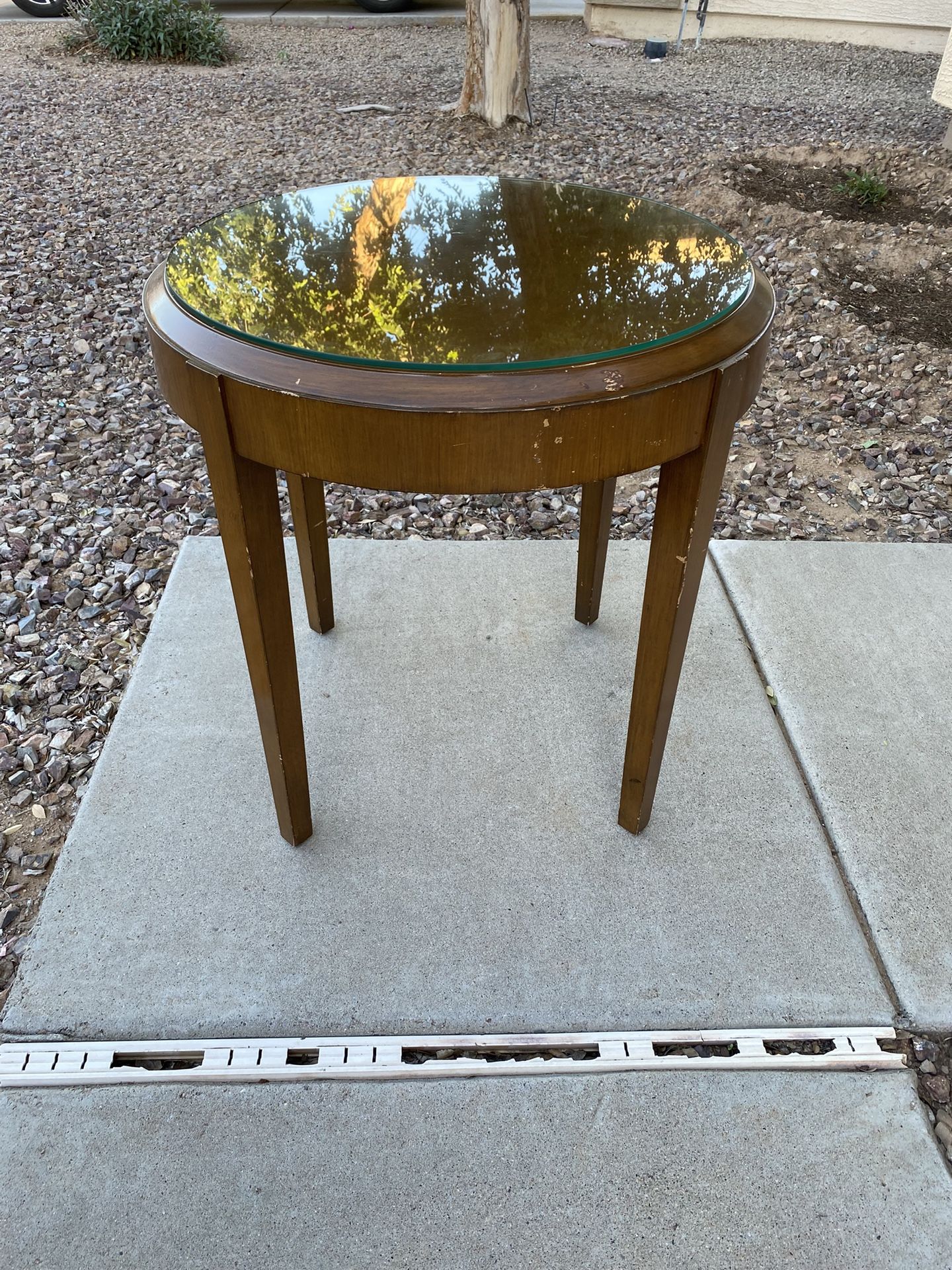 Vintage Round Wood Accent End Table w/ Removable Glass Top