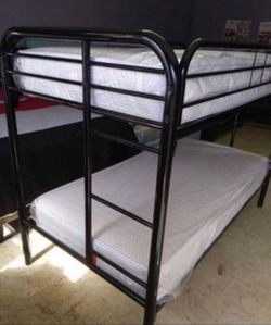 Twin/Twin Bunkbed