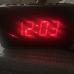 Memorex-Alarm-Radio-Clock