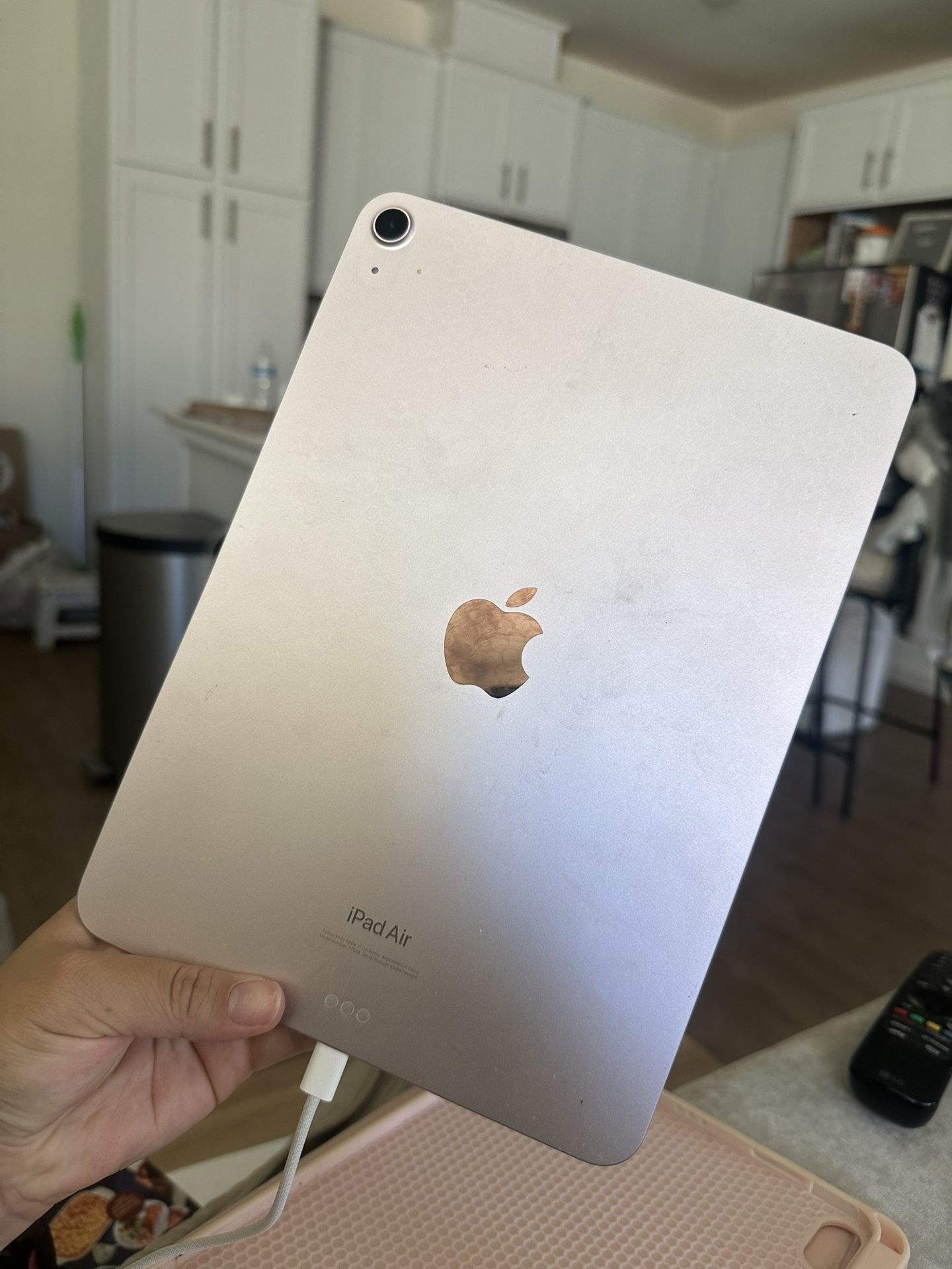 iPad Air 5th Gen 2022 UNLCOKED