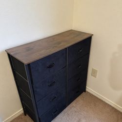 Dresser With Six Drawers 