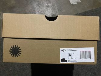 Ugg Boot, Mini Black, Size 6