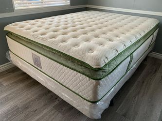 14in Queen Size Elite Organic Superior Hybrid Gel Memory Foam Pillow Top Mattress and Boxspring