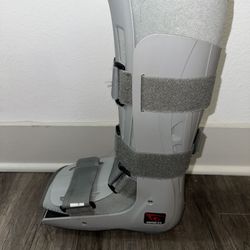 Breg Genesis Full Shell Medical Walker Boot