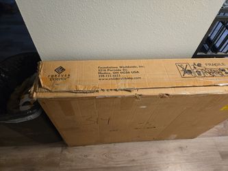 forever eclectic brand new crib never been used $300.
