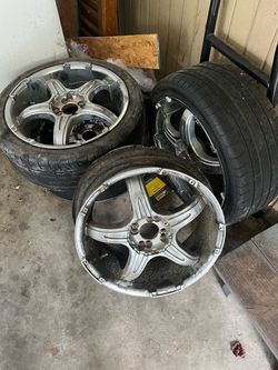 Chrome 5-Spoke Alloy Wheels with Tires