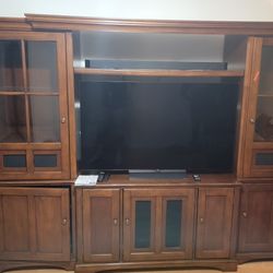 Tv  wall Entertainment