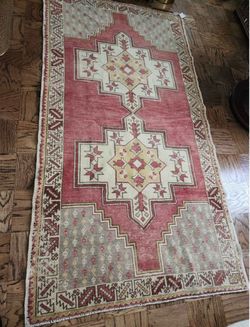 4 x 8 Hand Knotted Turkish Wool Area Rug
