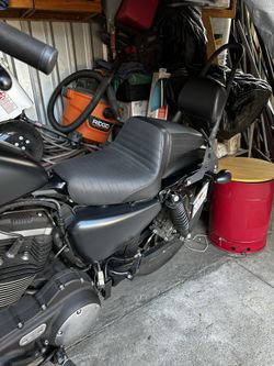 la perla kick flip seat for harley