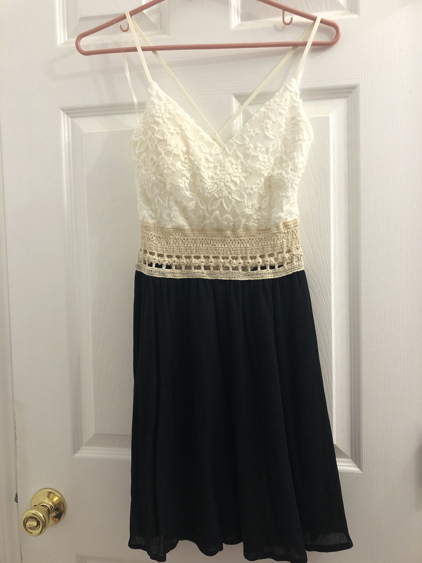 Lace dress (Small)