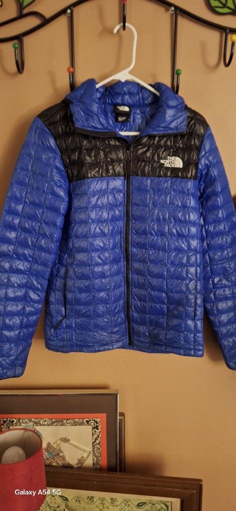 The North Face Thermoball Hoodie, Size S - Blue & Black unisex $65