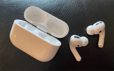 Apple AirPods Pro (1st Generation) with Wireless Charging Case Model A2190