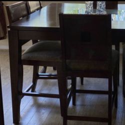 Dining Table and 4 chair