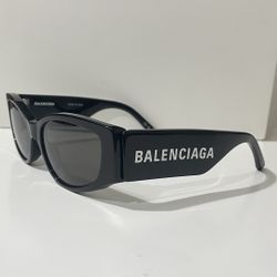 Balenciaga Cat Sunglass Unisex $250.00 Like New 