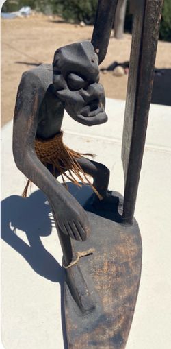 Voodoo / tiki wind surfer