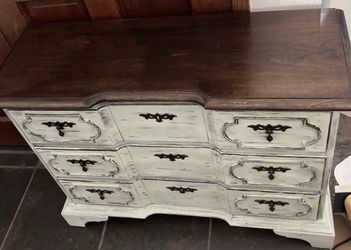 1901 ANTIQUE DRESSER $180