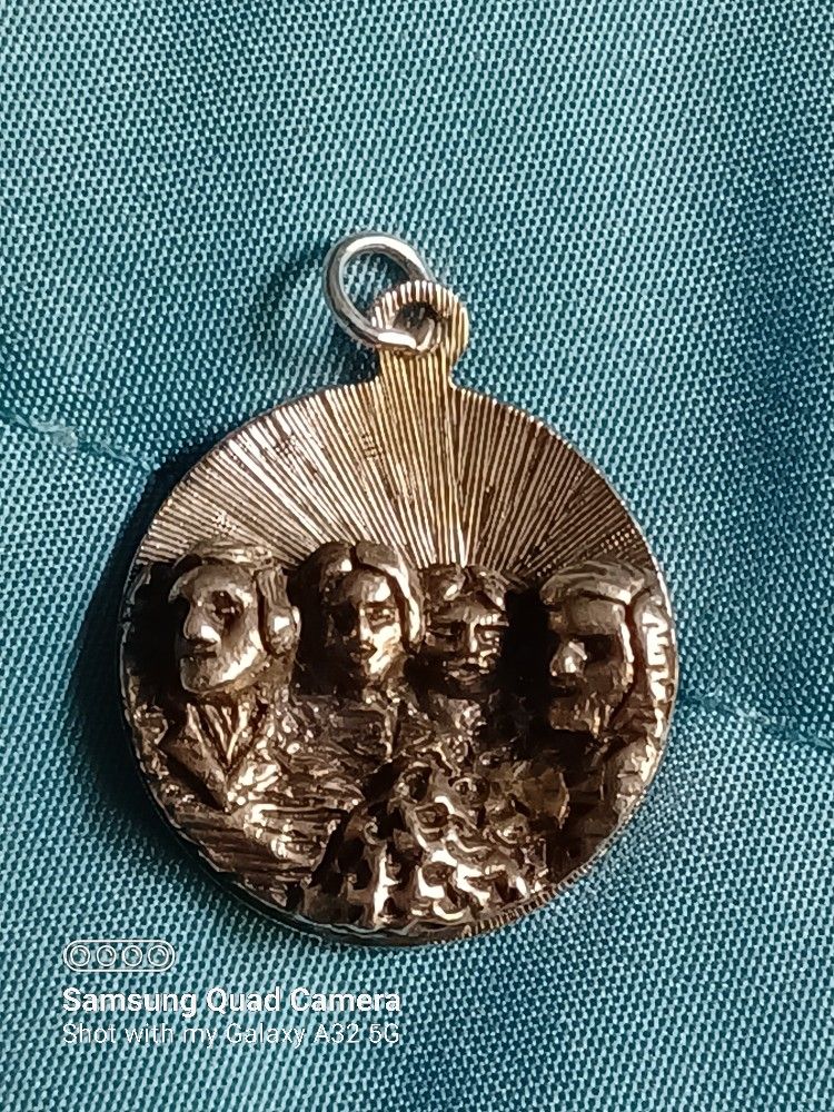 Vtg.Sterling Silver " Mt. RUSHMORE Charm