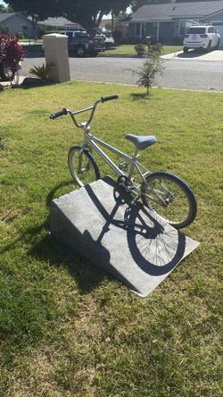 Selling cheap ramp not bike