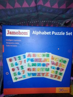 Alphabet puzzle set
