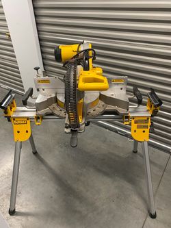 Dewalt 12in. Double Beveled Sliding Compound Miter Saw with Stand