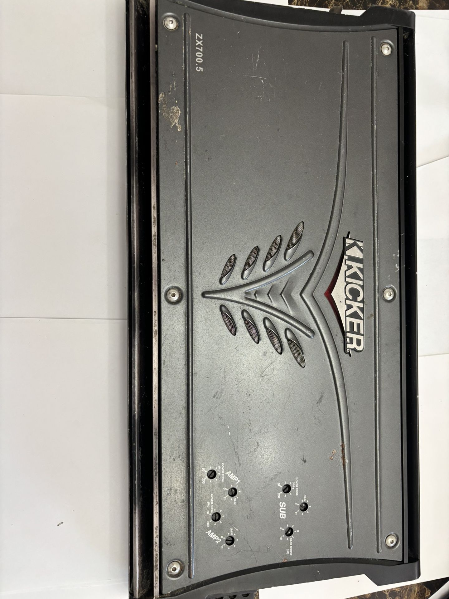 Kicker Car Amplifier 