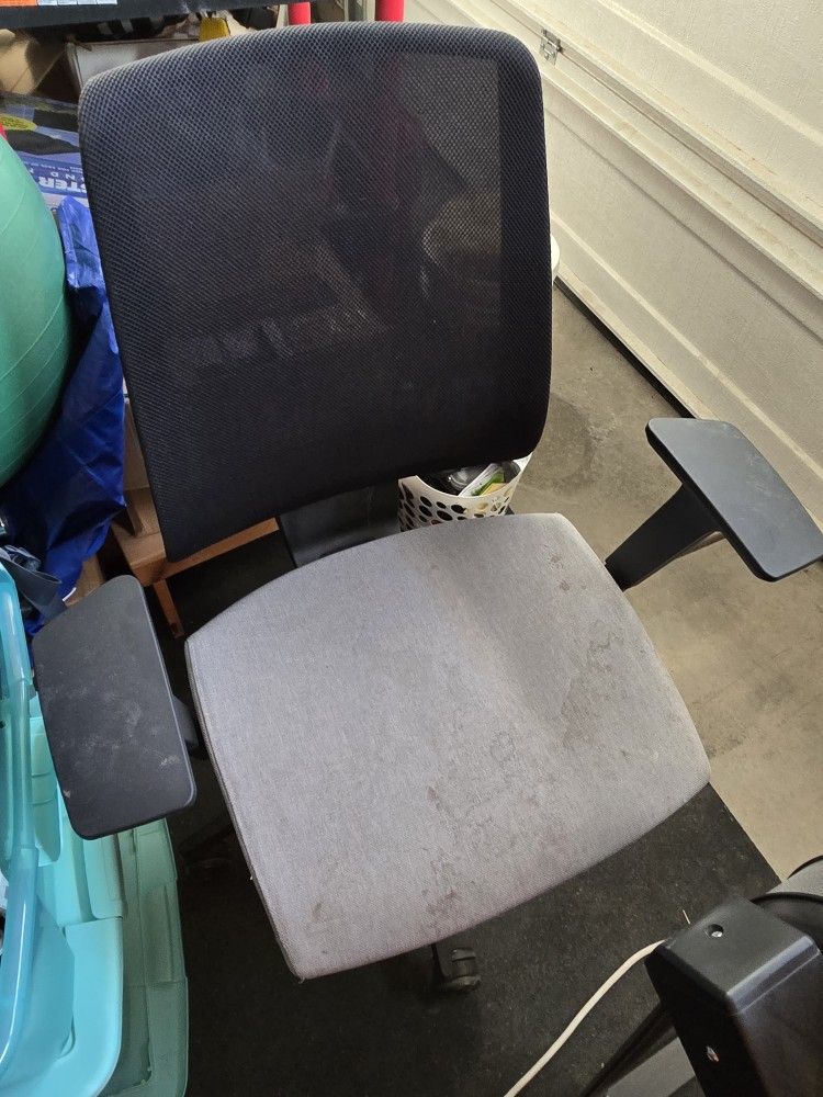 Swivel Office Chair
