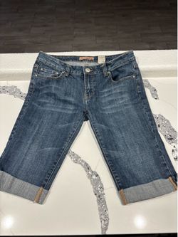 La idol knee length short size 9