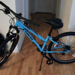 13" Women's Trek Mountain Bike With Extra Custom Seat