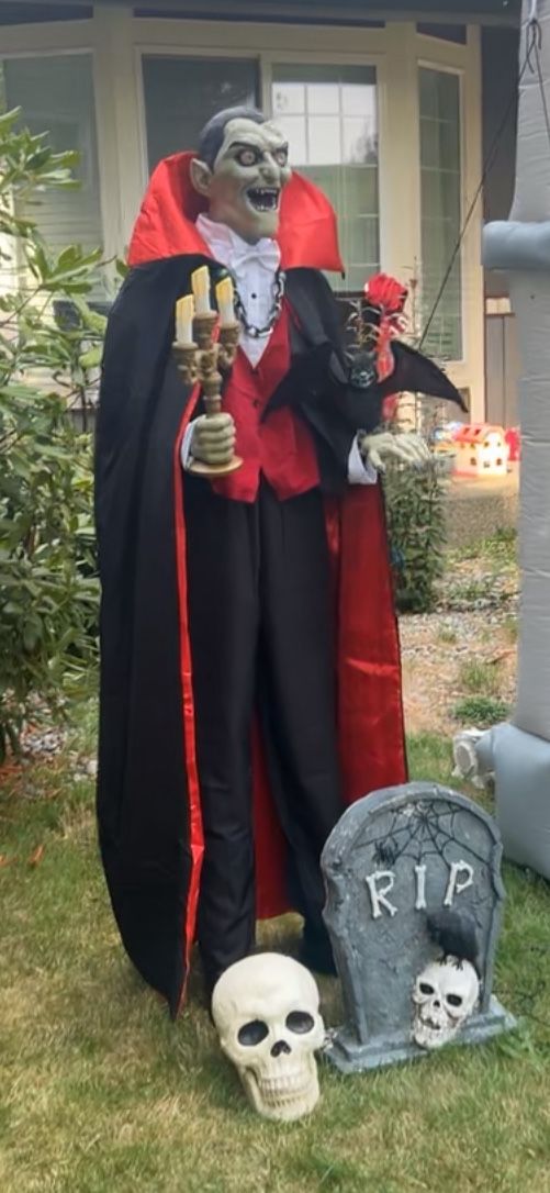 Dracula Vampire Animatronic