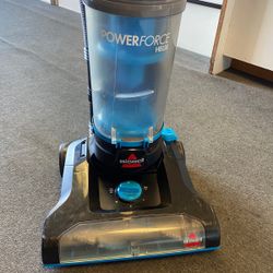 Bissel Vacuum Cleaner 