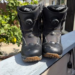Rome Woman’s 6.5 Snowboard Boots Double Boa 