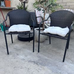 2 Patio Chairs With Cushions
