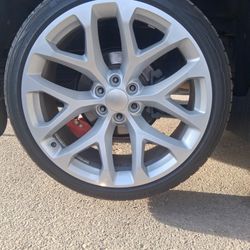 Arroyo All Season Tires Size 285/35R24