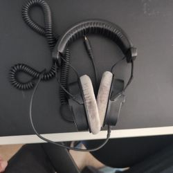 St 990 Pro Gaming Headphones