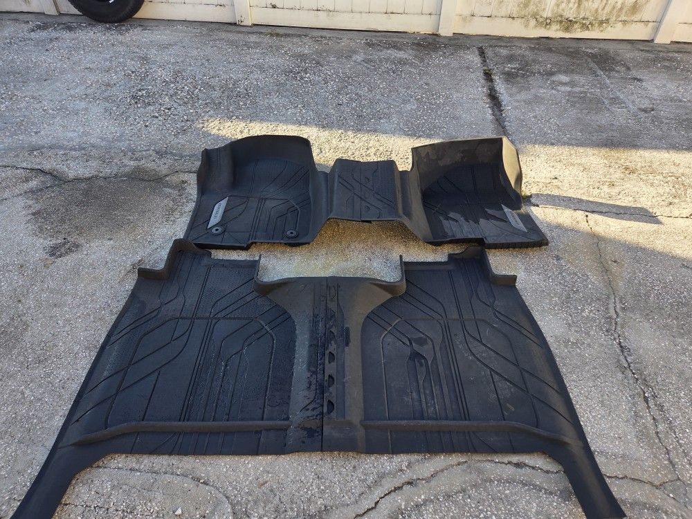 Chevrolet Silverado  OEM  FLOOR MATS