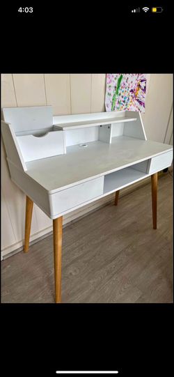 White Modern Writing Desk with Built-In Storage