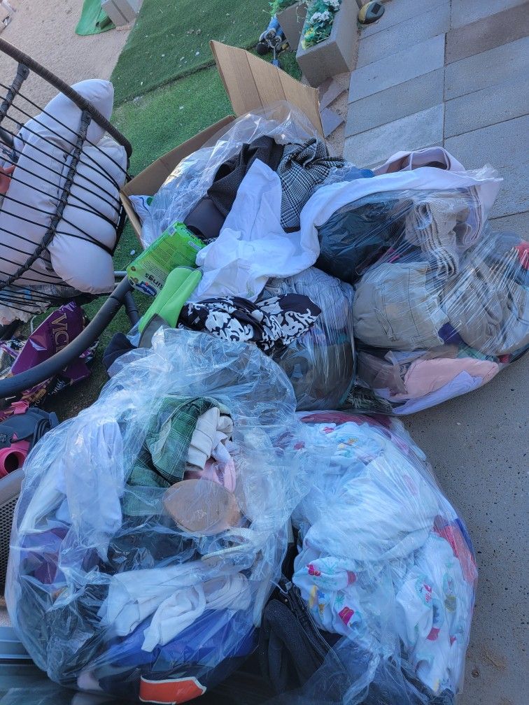 Women's Clothes **LOT**