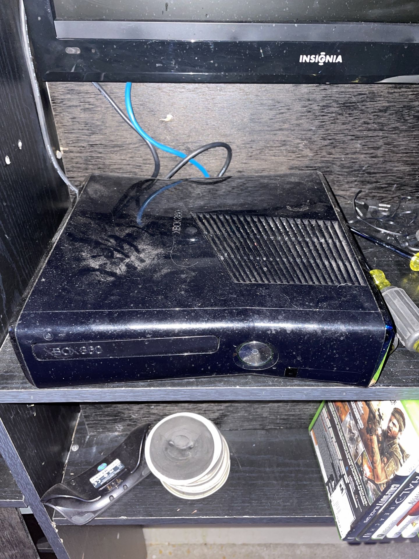 Xbox 360 Slim Plus Monitor & Games