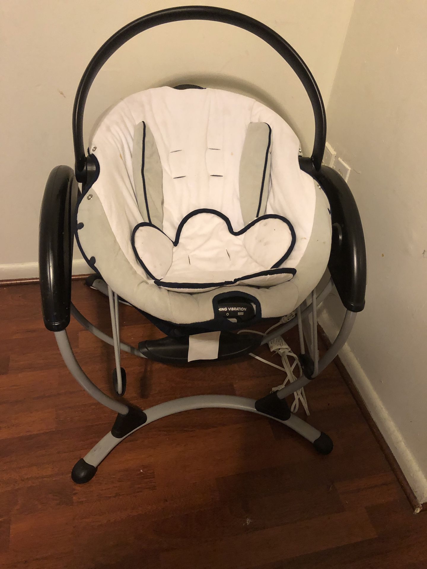 Baby swing/portable chair.