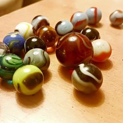 Antique Marbles
Glass / stone 