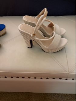 Cream colored shoes   Size 6