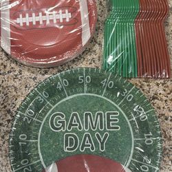 Football Party Plates and Decor 