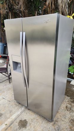 Precioso Refrigerador Whirlpool Seminuevo side by side grande 36 pulgadas 25cuft listo para usar super limpio lo tengo conectado para que lo mires que